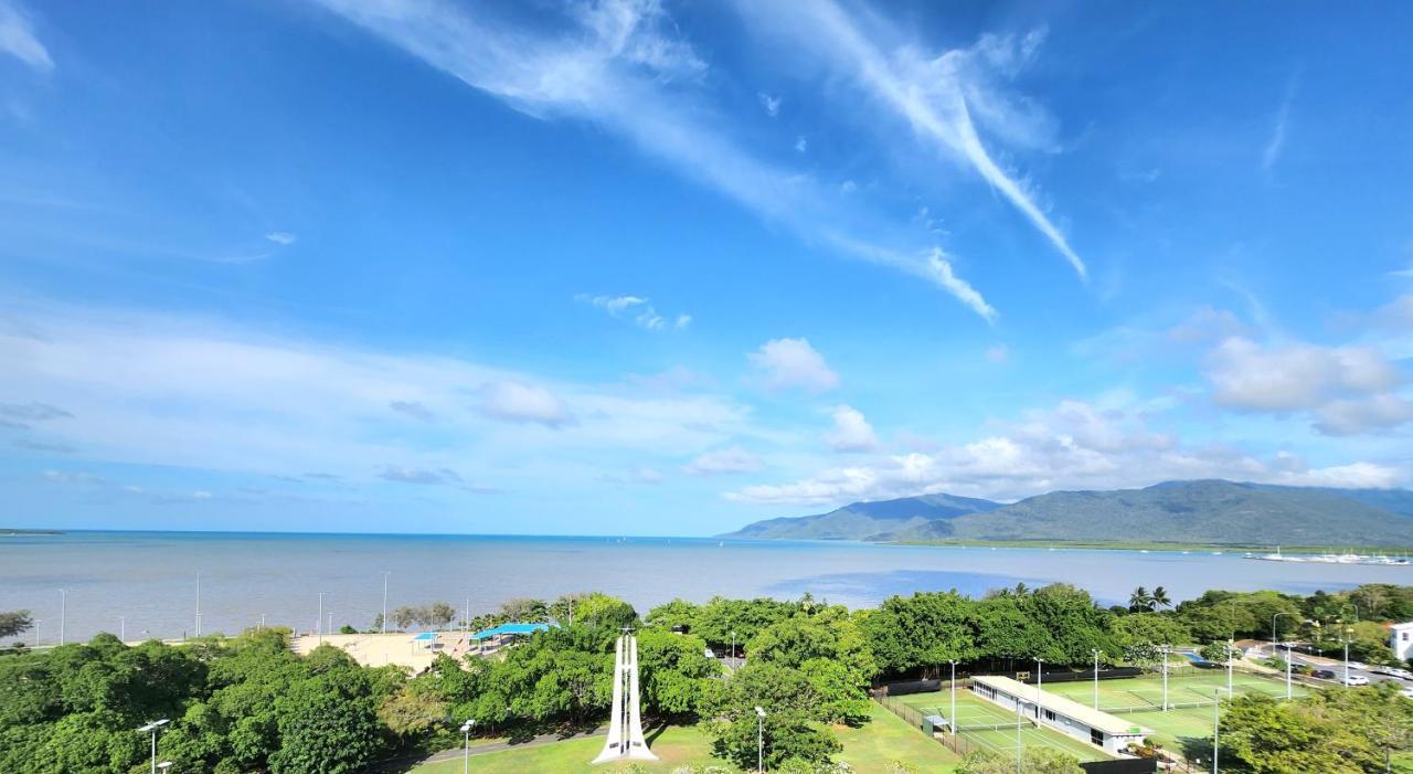 Cairns Luxury Seaview Apartment Екстериор снимка